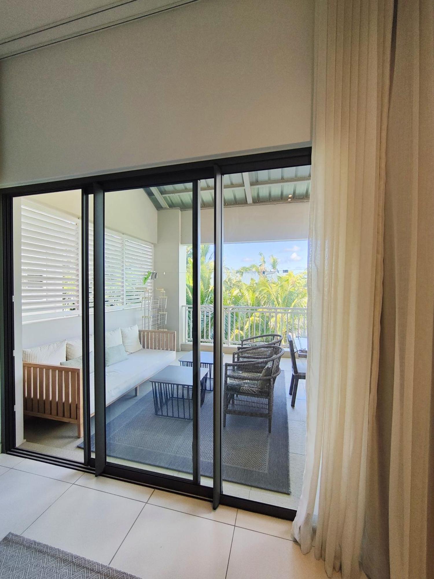 Villa Eden: Beachfront Luxury with Private Rooftop Pool Grand Baie Exterior photo