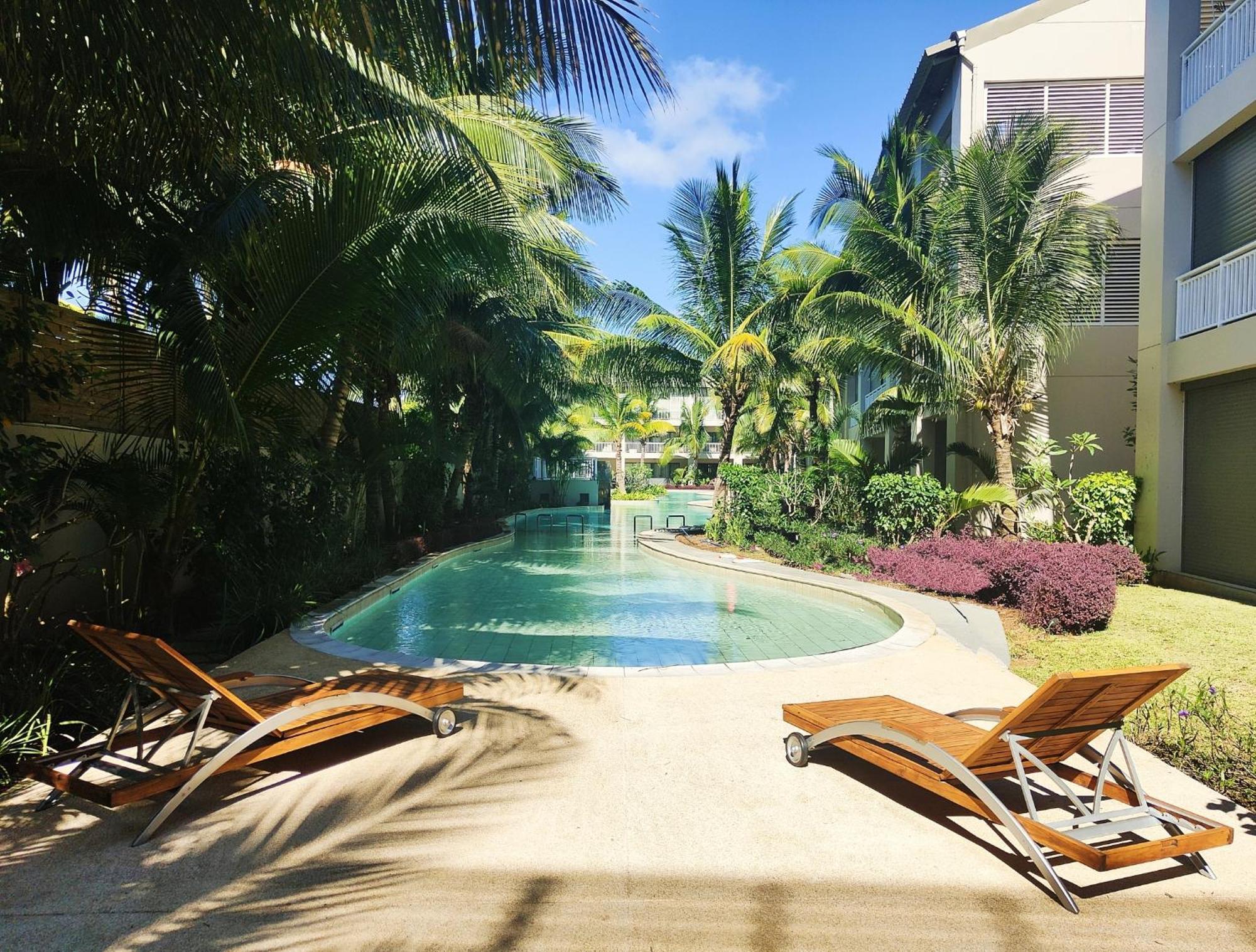Villa Eden: Beachfront Luxury with Private Rooftop Pool Grand Baie Exterior photo